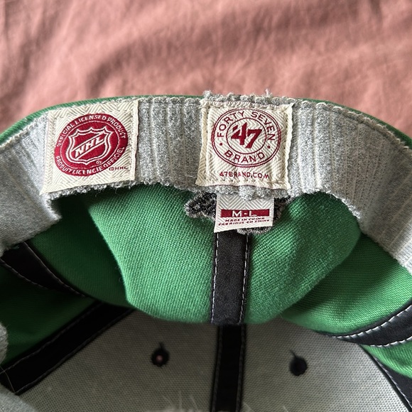 Vancouver Canucks Hat - Picture 3 of 3